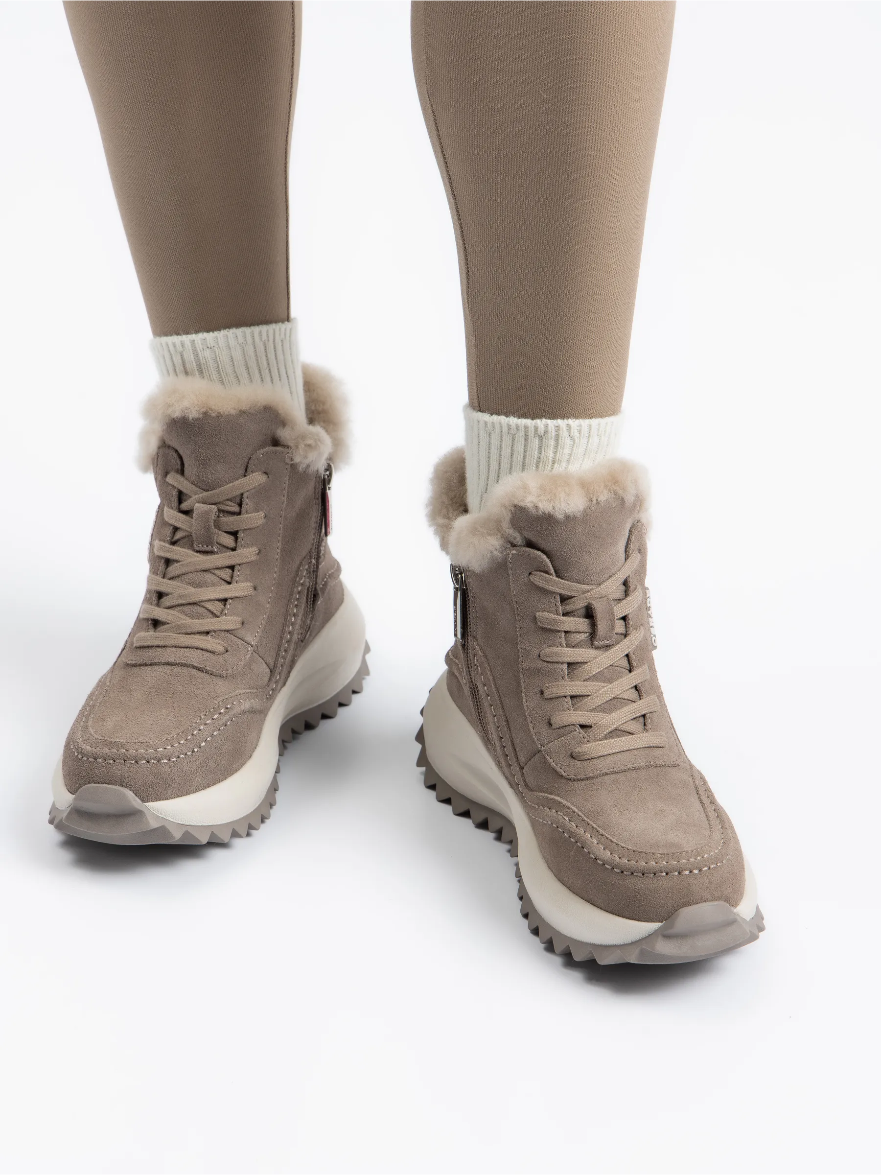 Danxiong Shoes representative footwear style